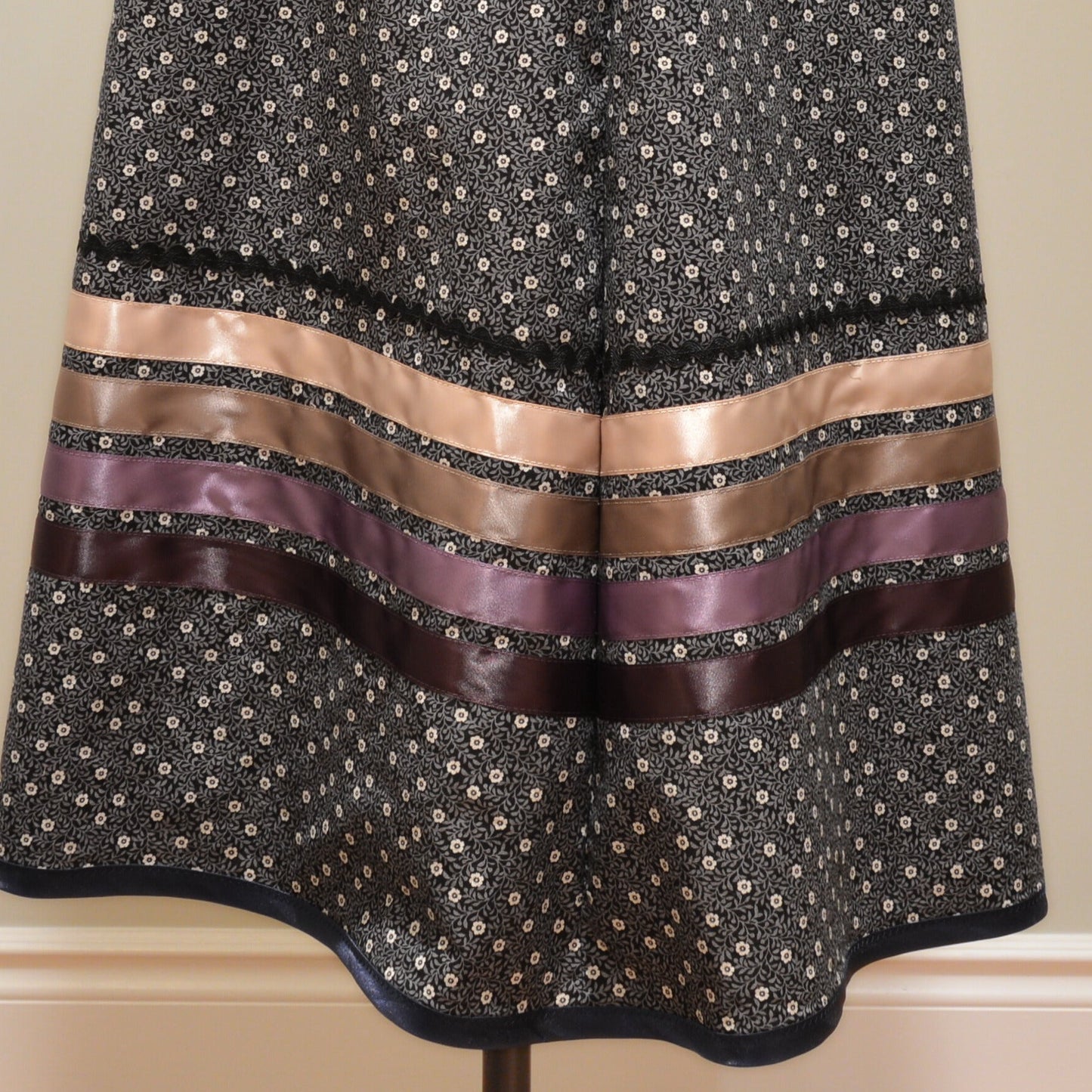 Black/White Floral Ribbon Skirt